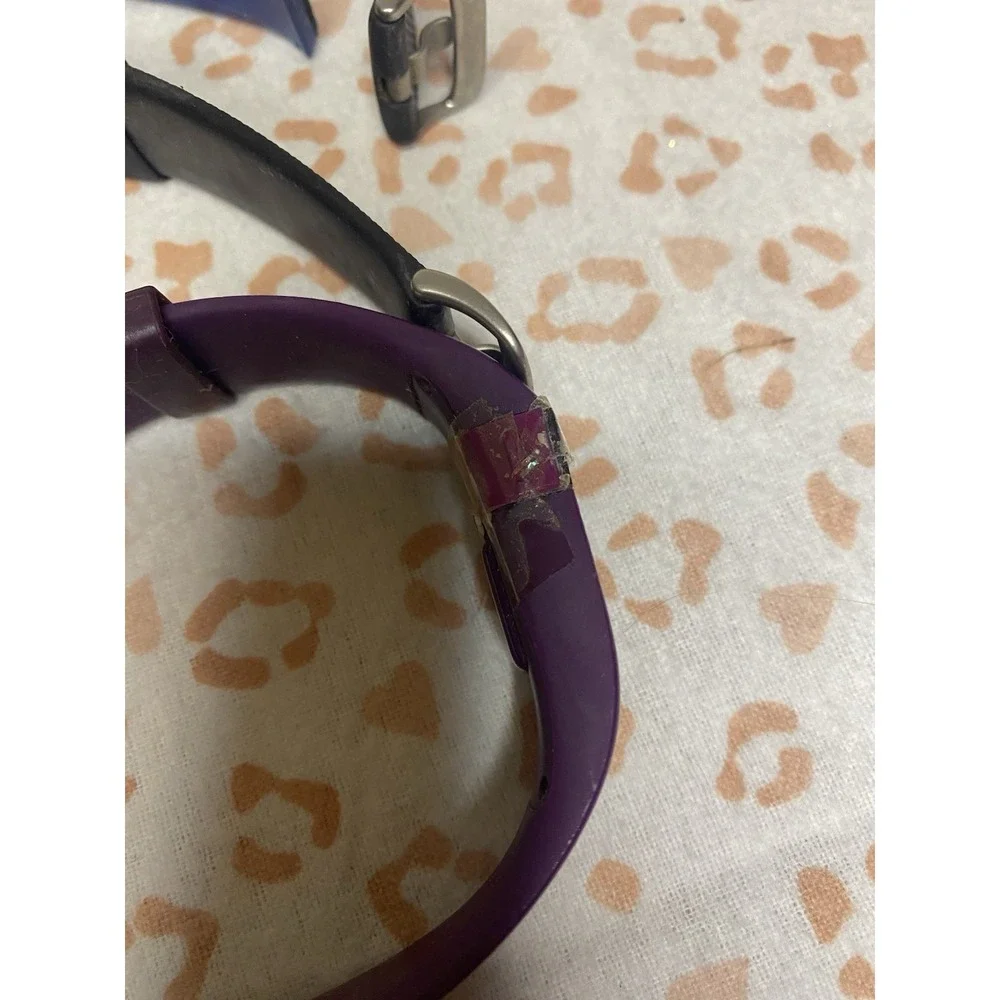 Lot Of 4 Old Fitbits Fitness Tracker watches ‎ Not Working For Parts Only